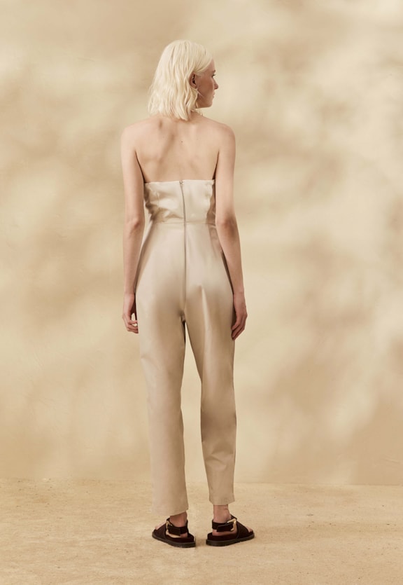 Macacão Liso Tomara Que Caia Pregas Vista Traseira