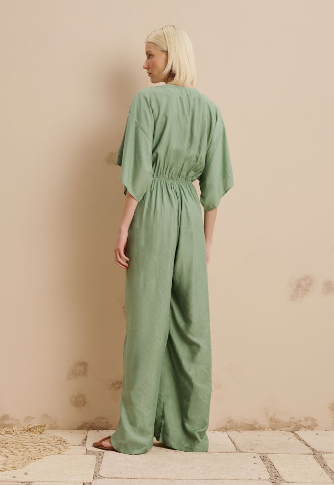 Macacão Mangas Recorte