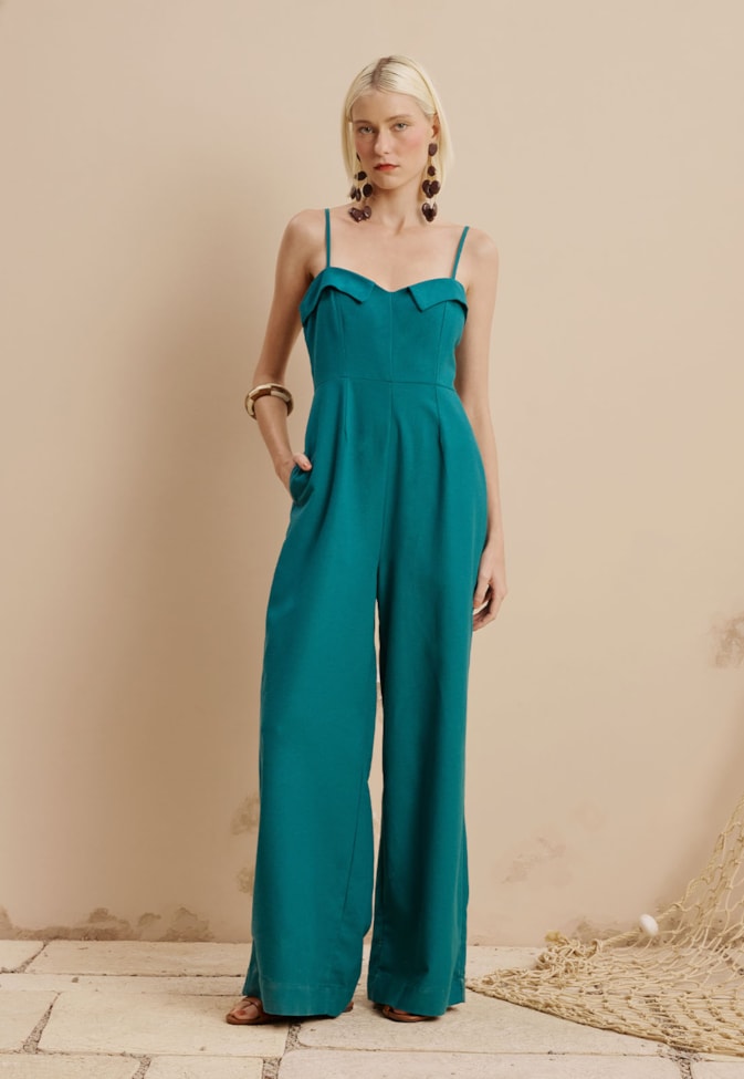 Macacão Pala Virada Busto Liso