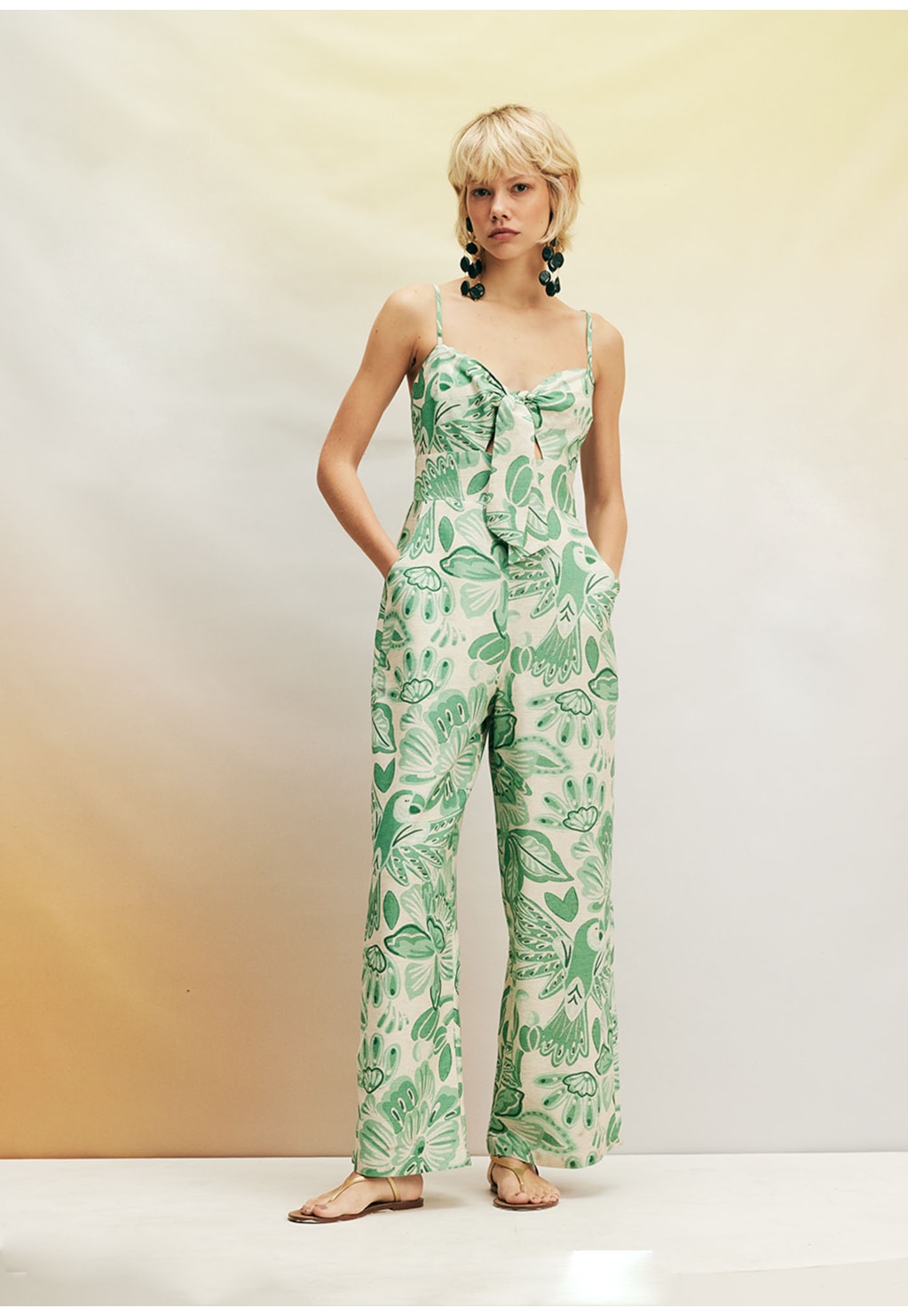 Macacão Pantalona com Amarração Estampado Gardênia