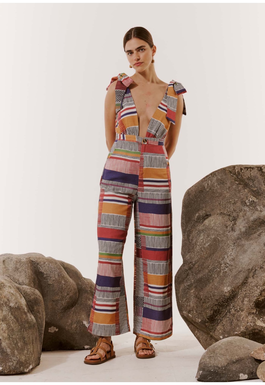 Macacão Pantalona Decote Fundo Estampado Ingá