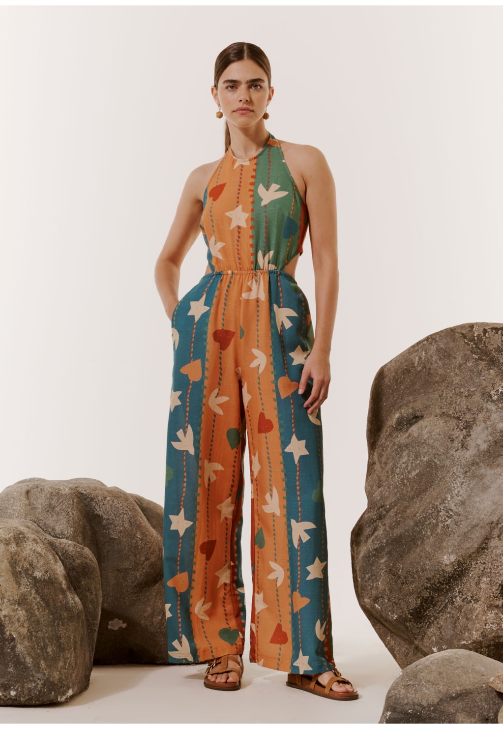 Macacão Recorte Costas Estampado Gravatá