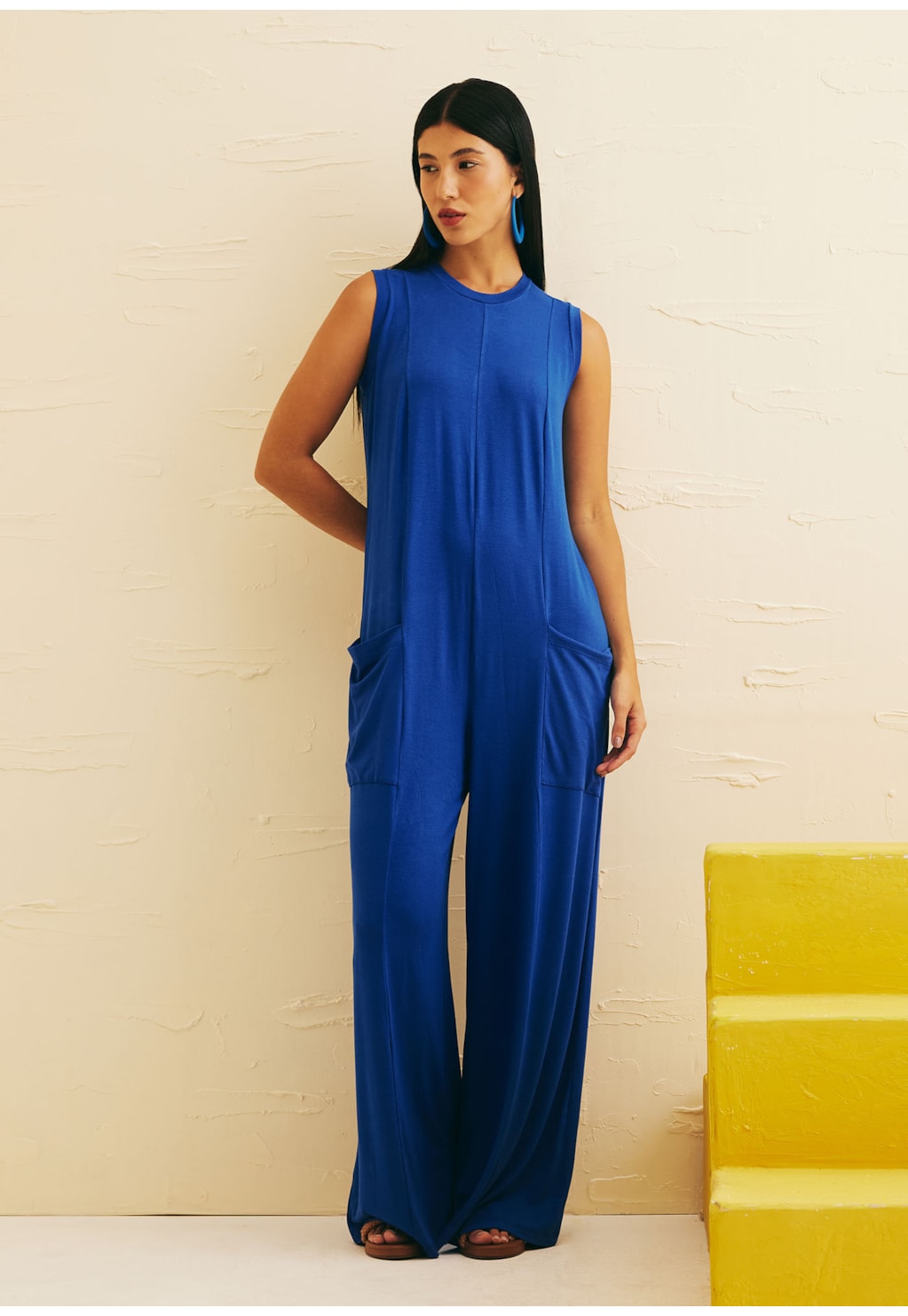 Macacão Reto Recortes