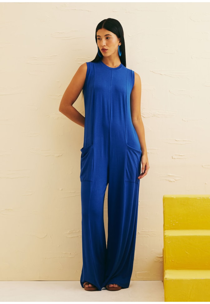 Macacão Reto Recortes