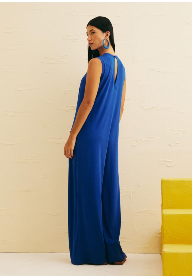 Macacão Reto Recortes