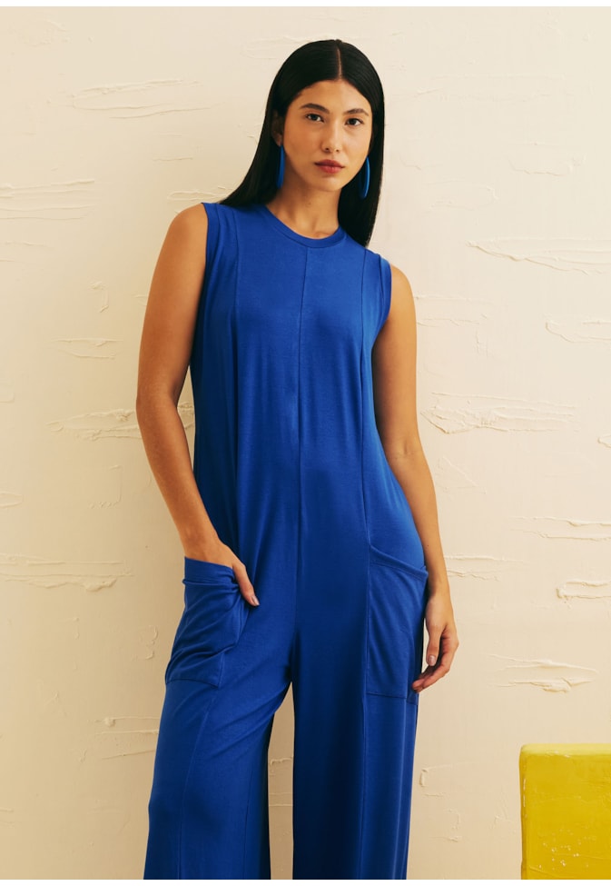 Macacão Reto Recortes