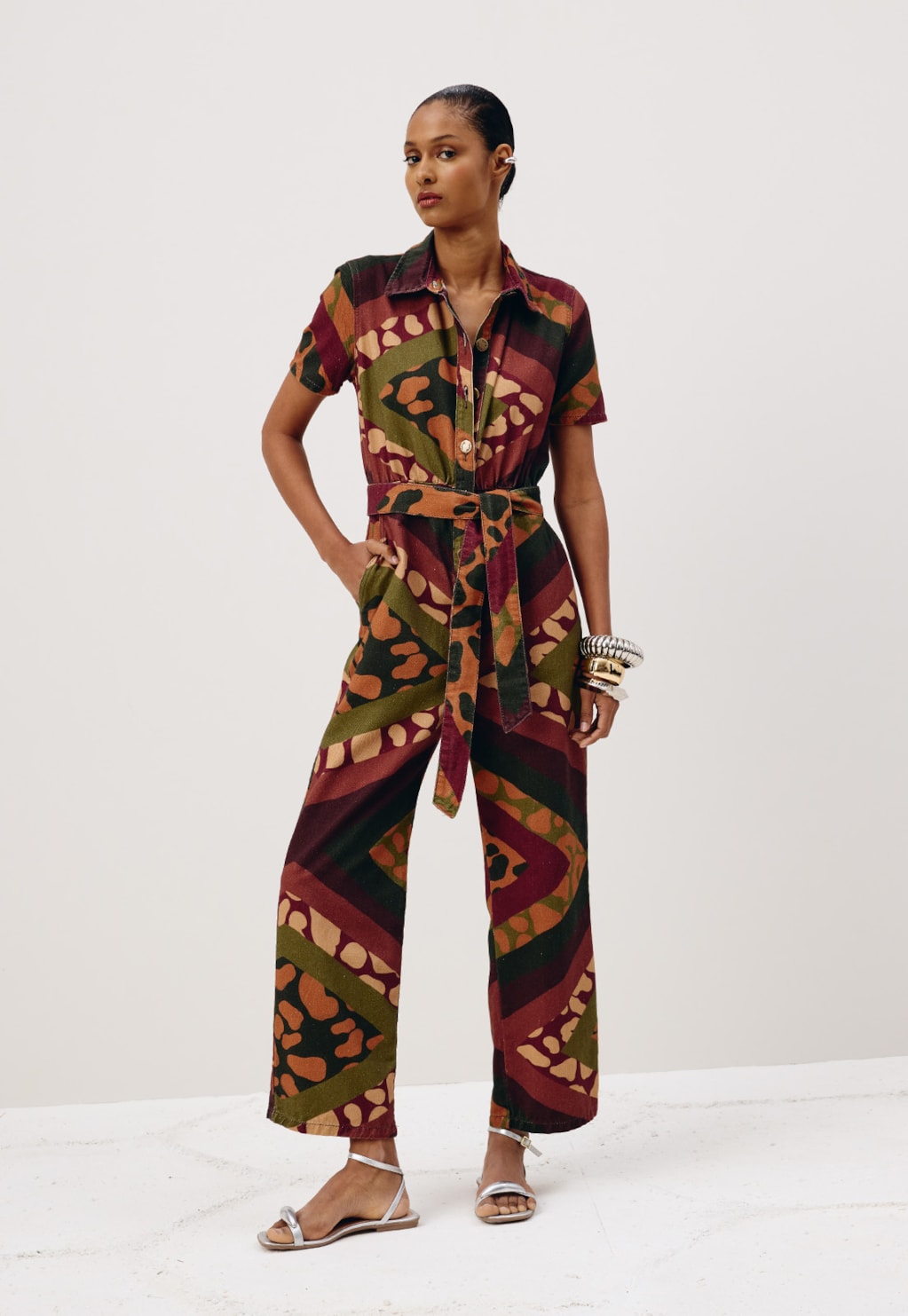 Macacão Sarja Faixa Estampado Leon