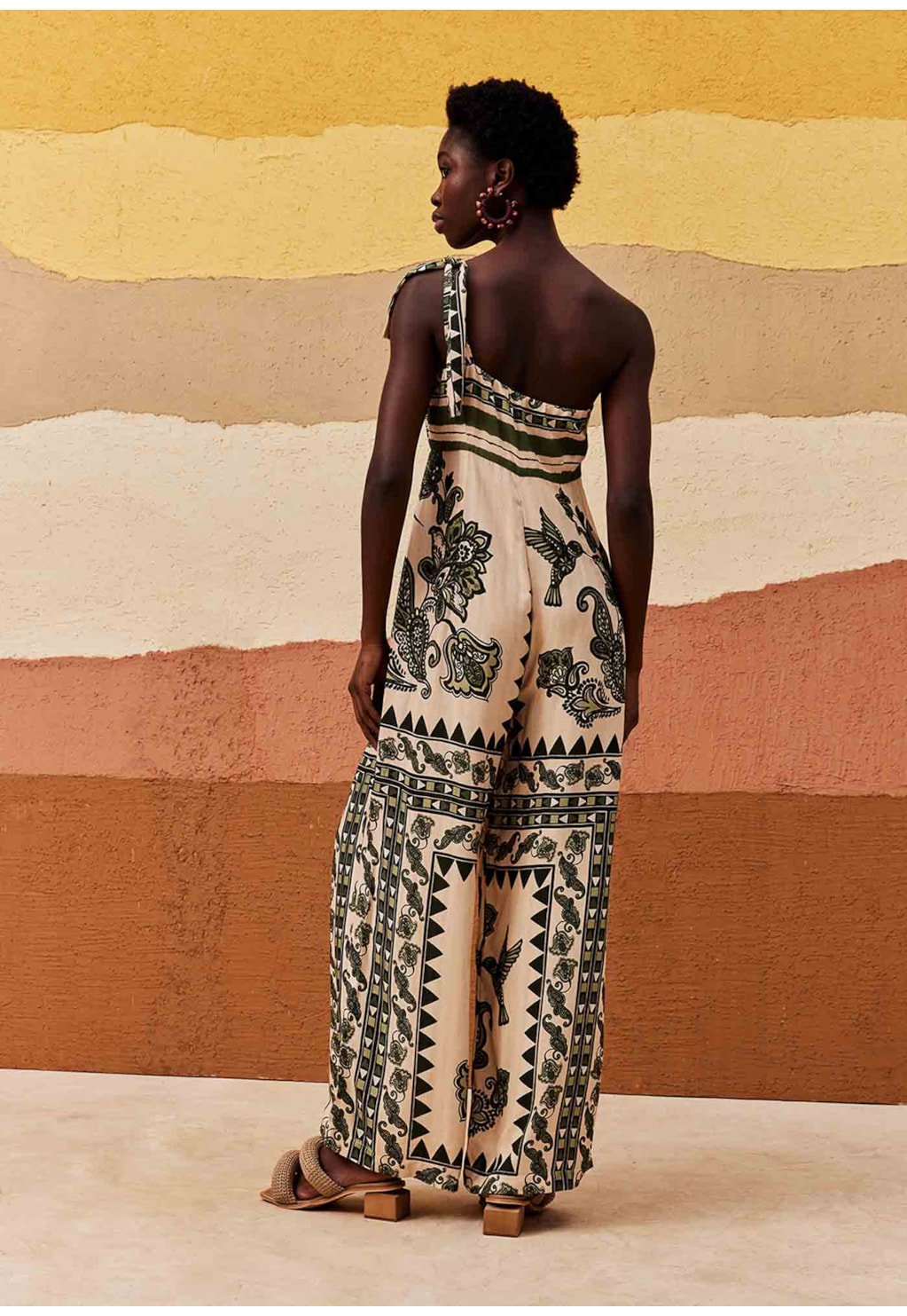 Macacão Um Ombro Só Estampado Bodegas