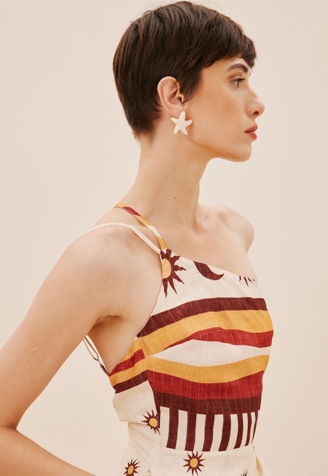 Macacão Um Ombro Só Estampado Dunas Douradas