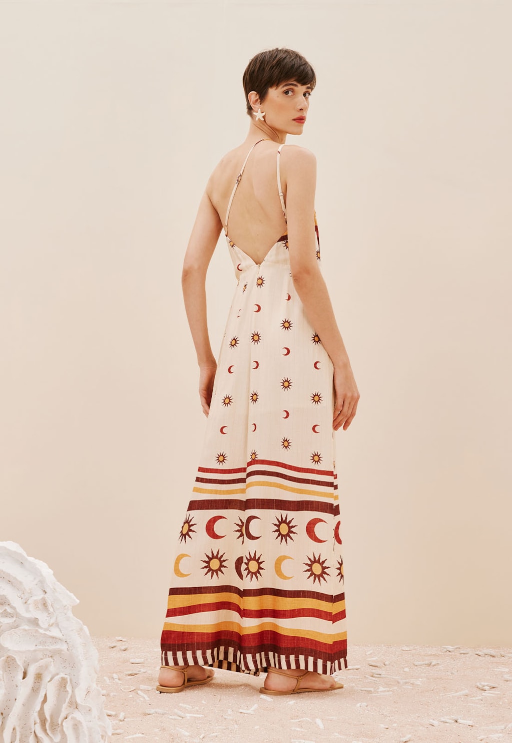 Macacão Um Ombro Só Estampado Dunas Douradas