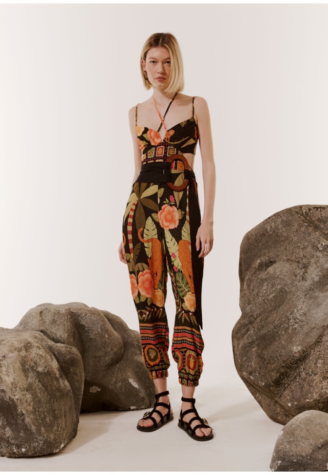 Macacão Vazado Estampado Pequi