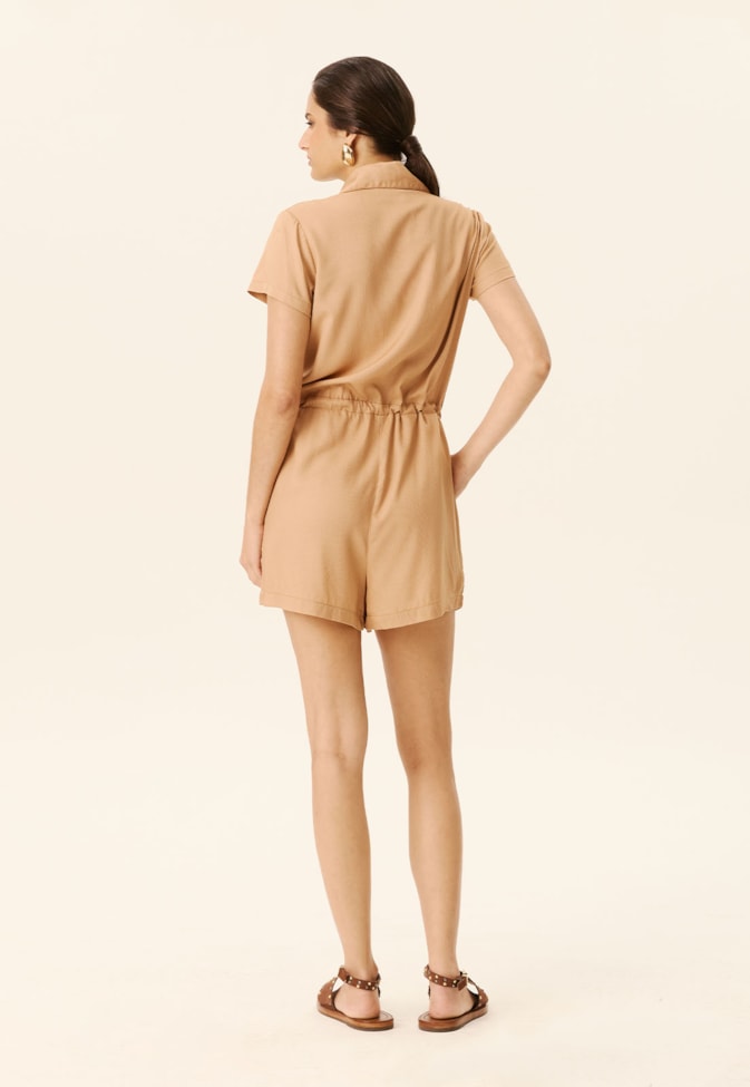 Macaquinho Com Botões Liso