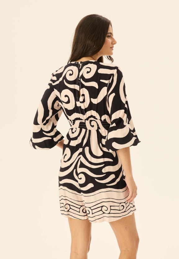 Macaquinho Mangas Bufantes Estampado Pororoca Vista Traseira