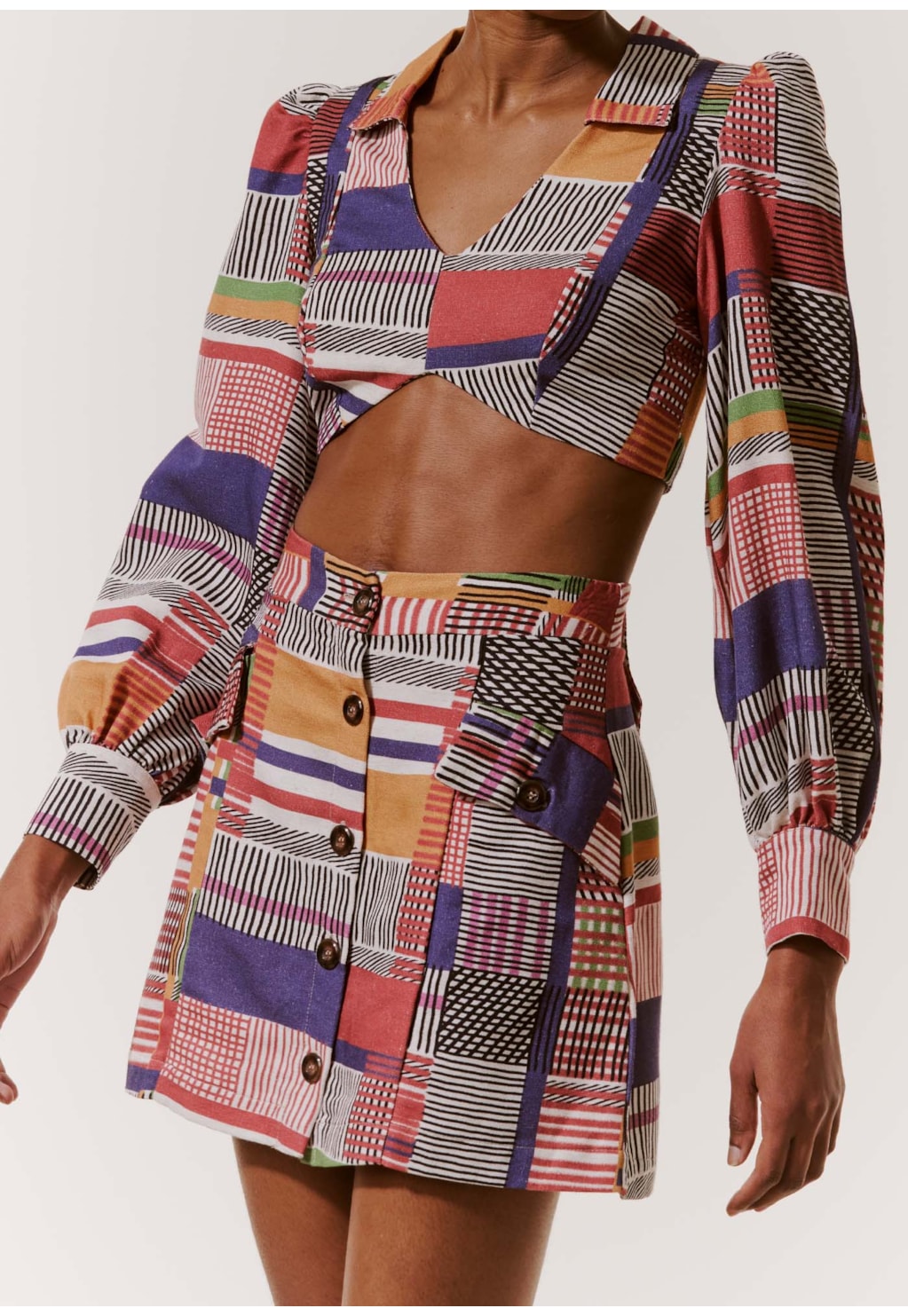 Mini Saia Botões Estampa Ingá