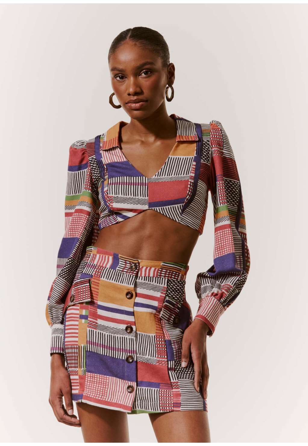 Mini Saia Botões Estampa Ingá