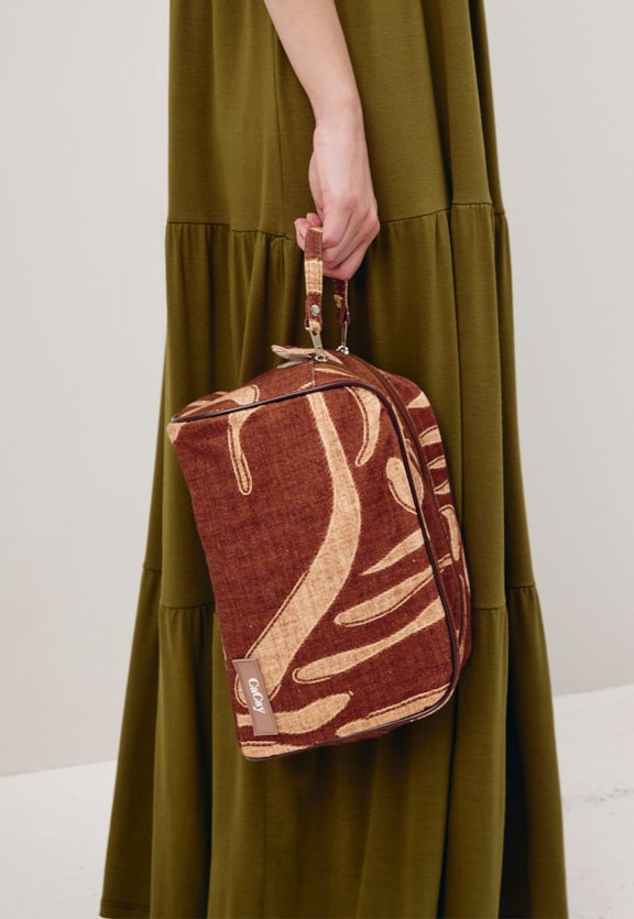 Necessaire Jumbo Estampada Yucca Vista Frontal