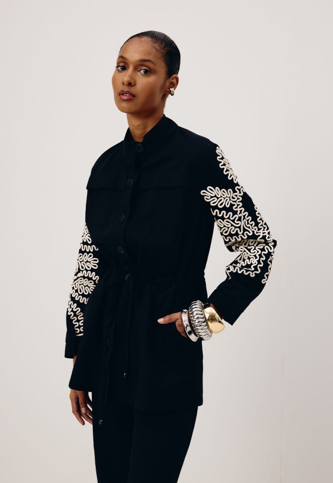 Parka com Manga Bordada