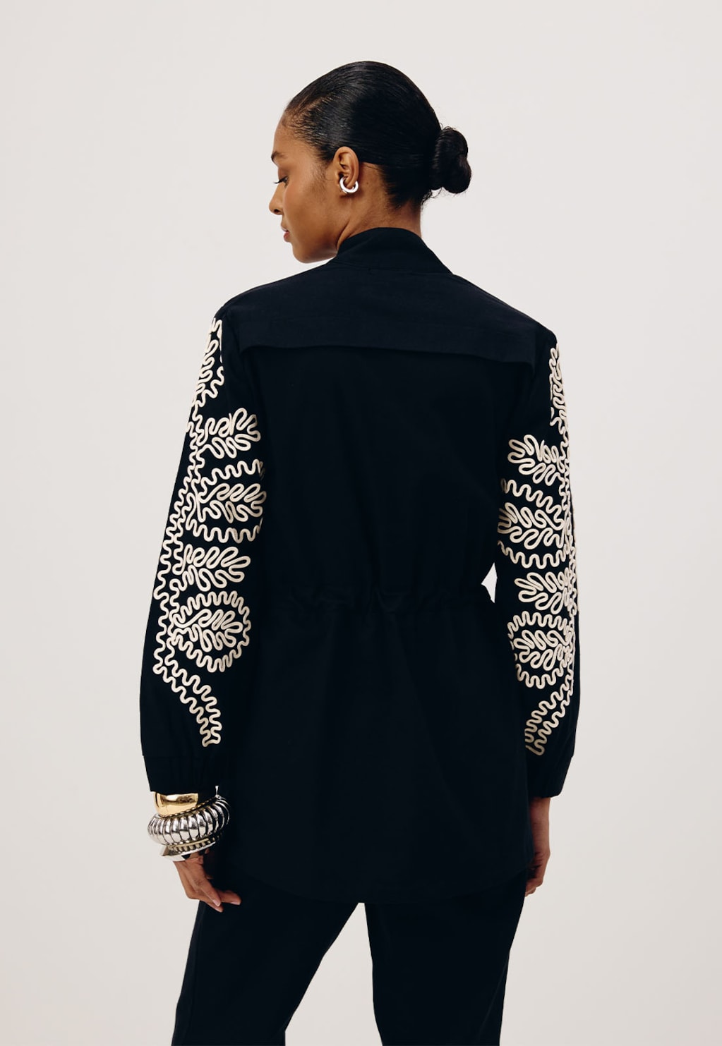 Parka com Manga Bordada