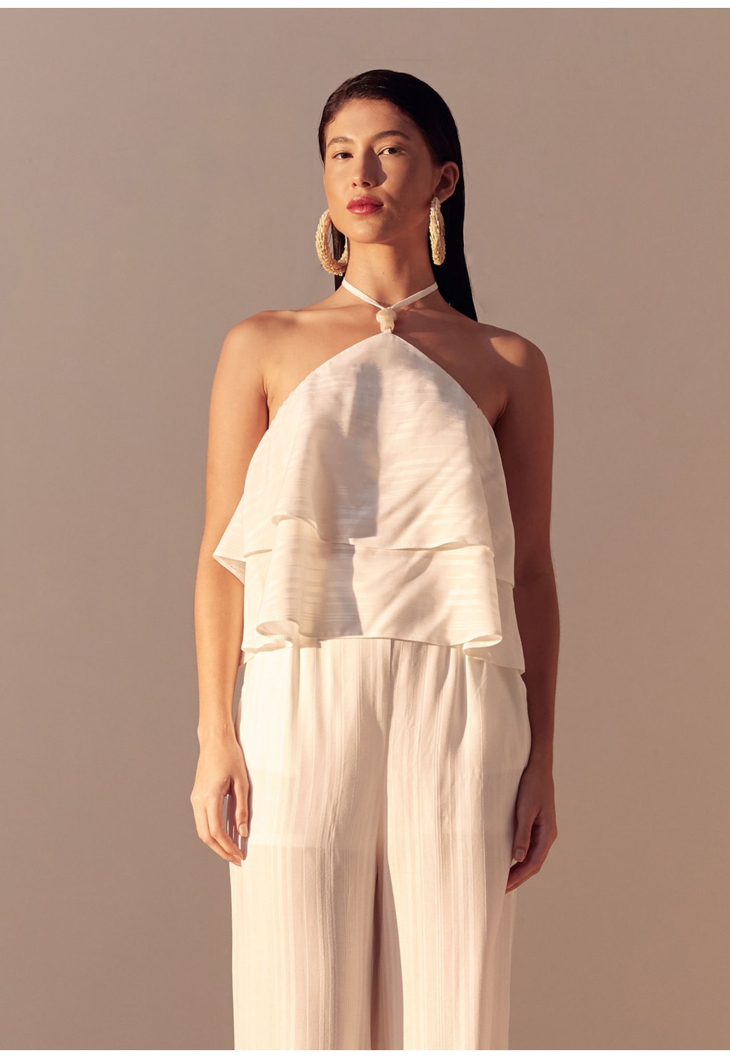 Regata Camadas Detalhe Pedras Decote