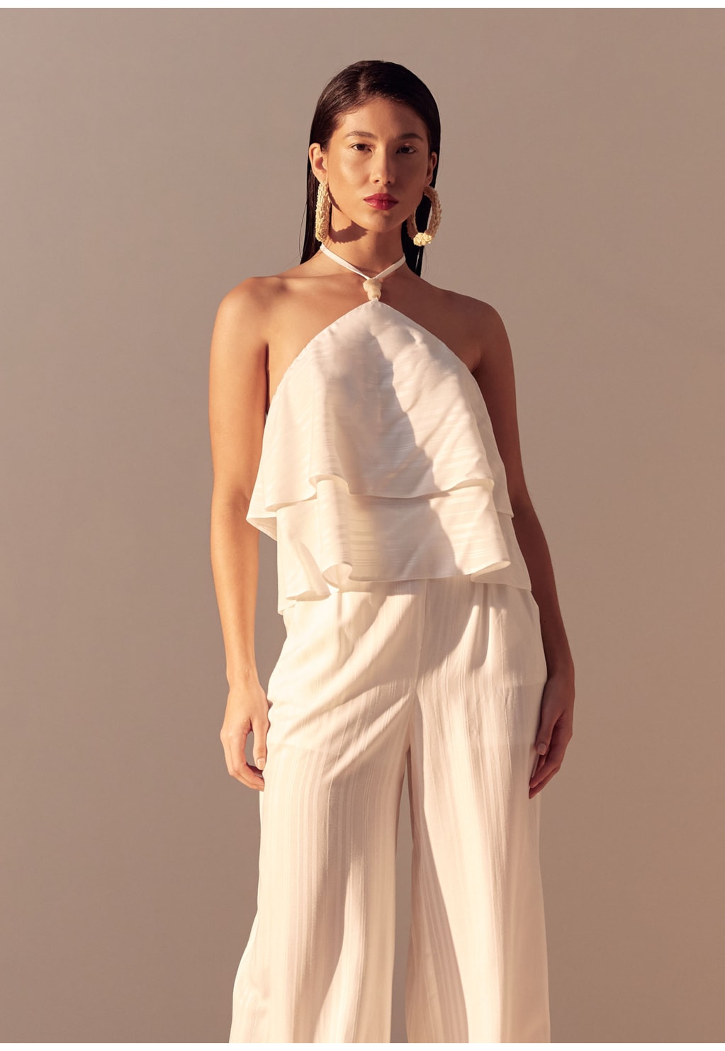 Regata Camadas Detalhe Pedras Decote