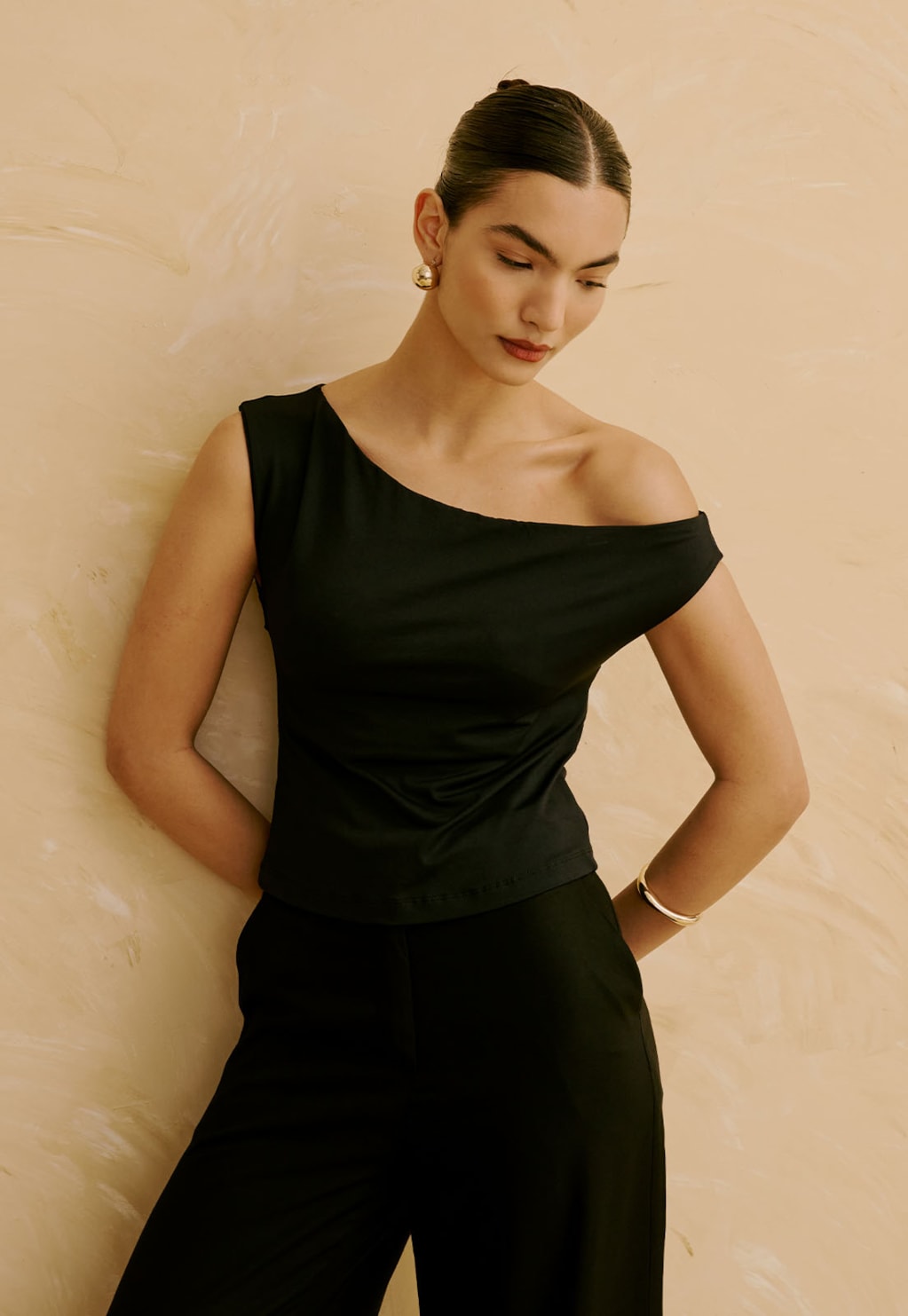 Regata com Decote Assimétrico