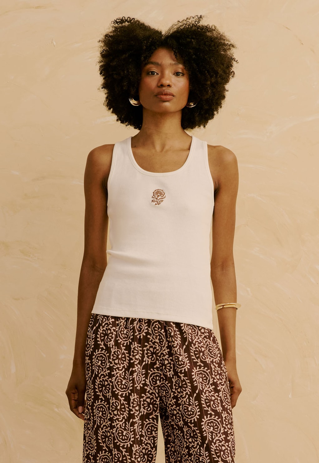 Regata Rib Bordado Flor