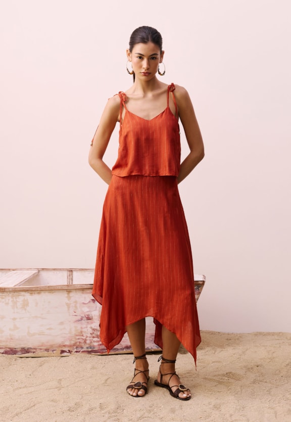 Saia Midi Assimétrica Vista Frontal