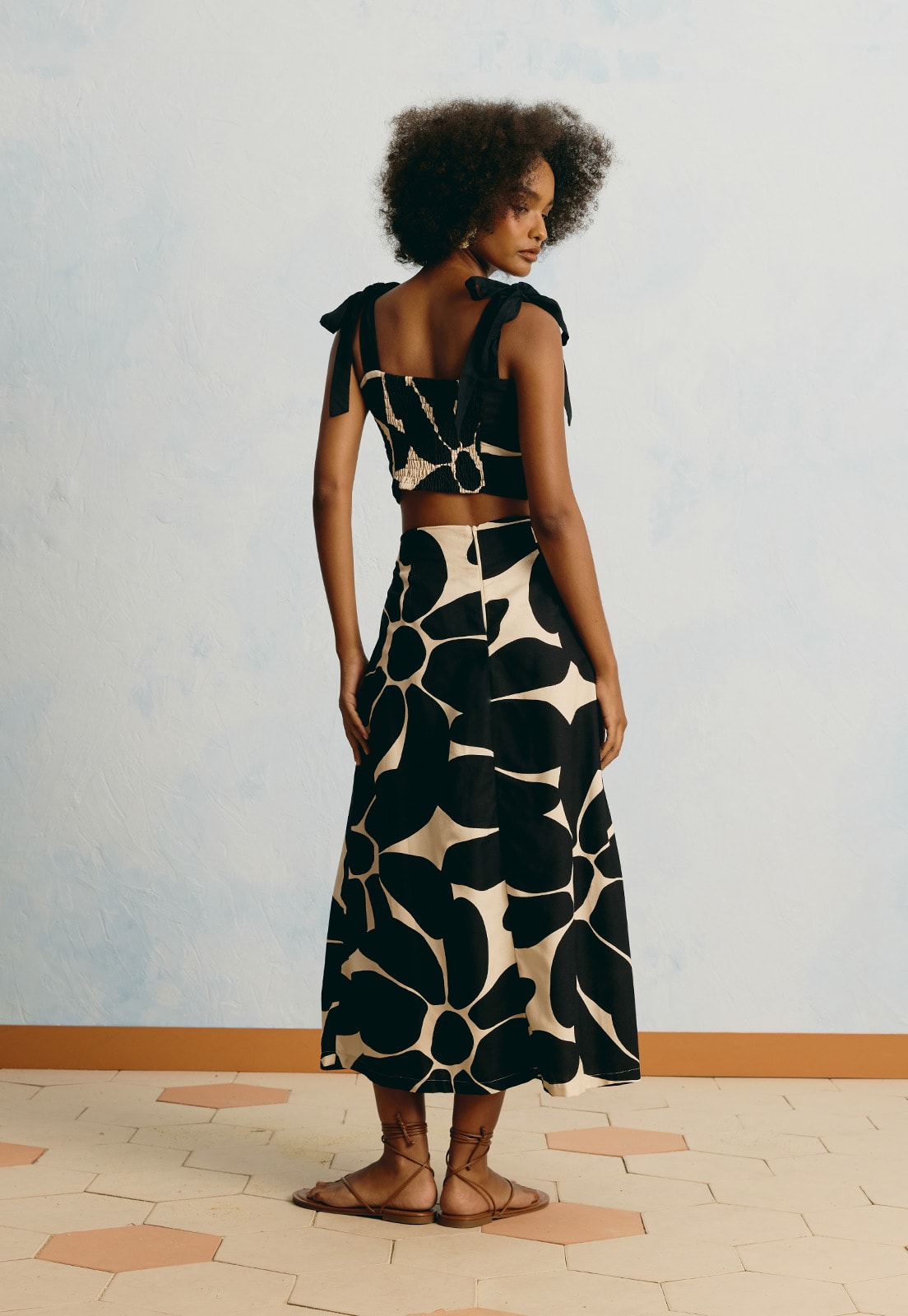 Saia Midi Estampada Aurora Floral Vista Traseira