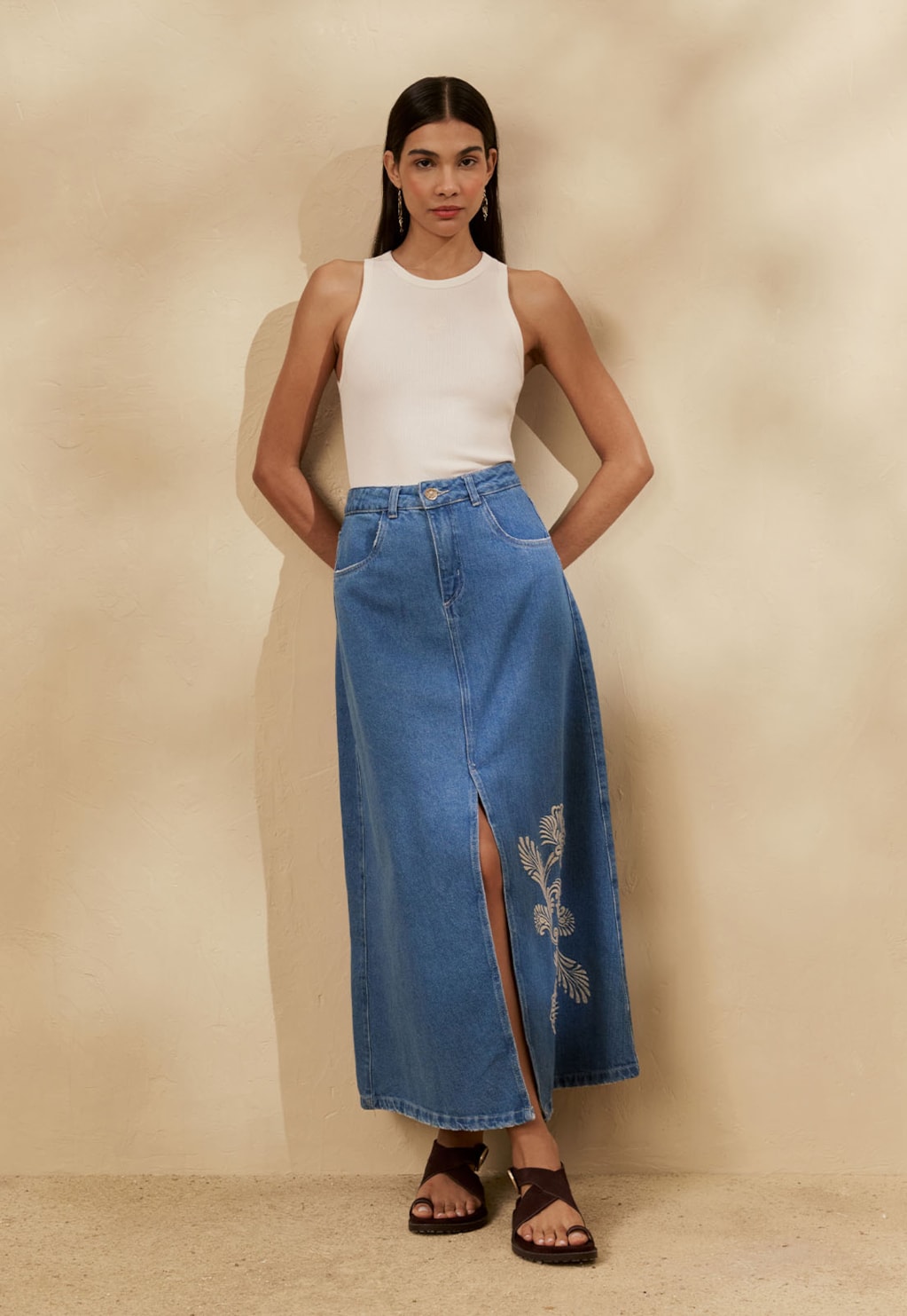 Saia Midi Jeans Bordada