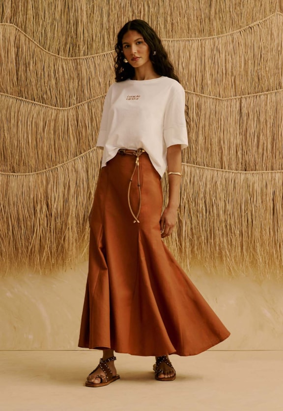 Saia Midi Lisa com Nesgas Vista Frontal