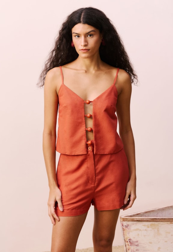 Short Abotoamento Duplo Vista Frontal