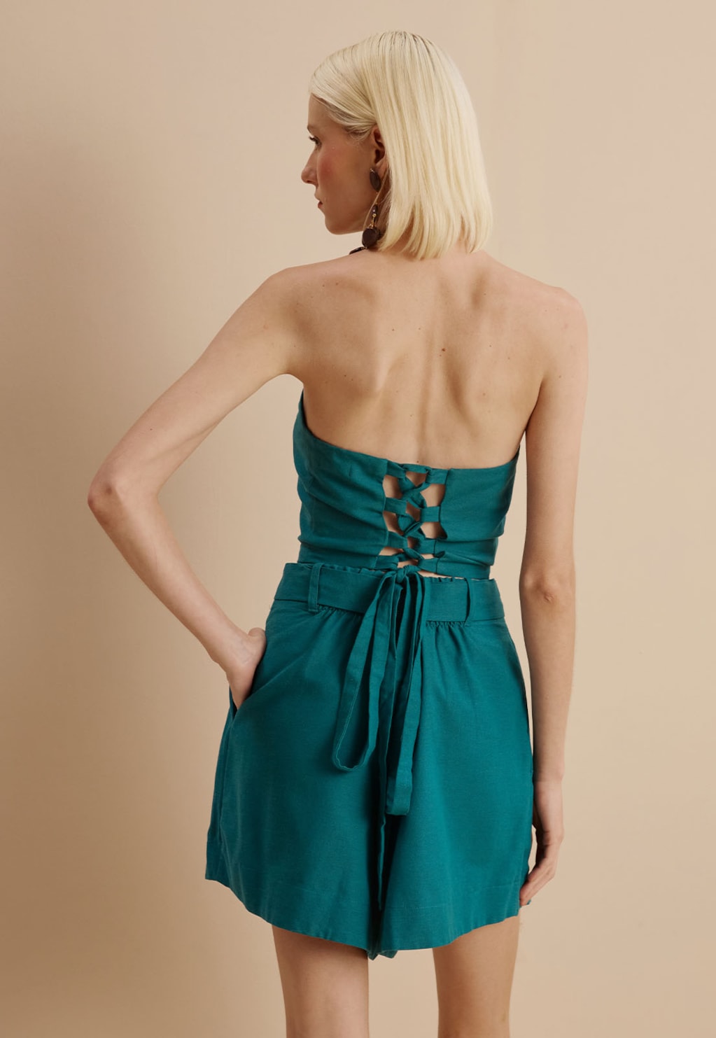 Short Alfaiataria com Faixa Liso