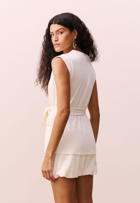 Short Balonê Liso Vista Traseira