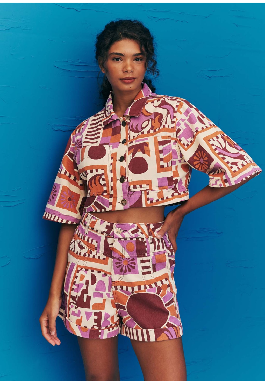 Short Detalhes Pregas Sarja Estampado Vila Hermosa