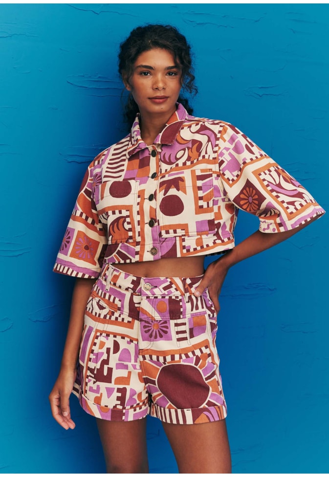 Short Detalhes Pregas Sarja Estampado Vila Hermosa