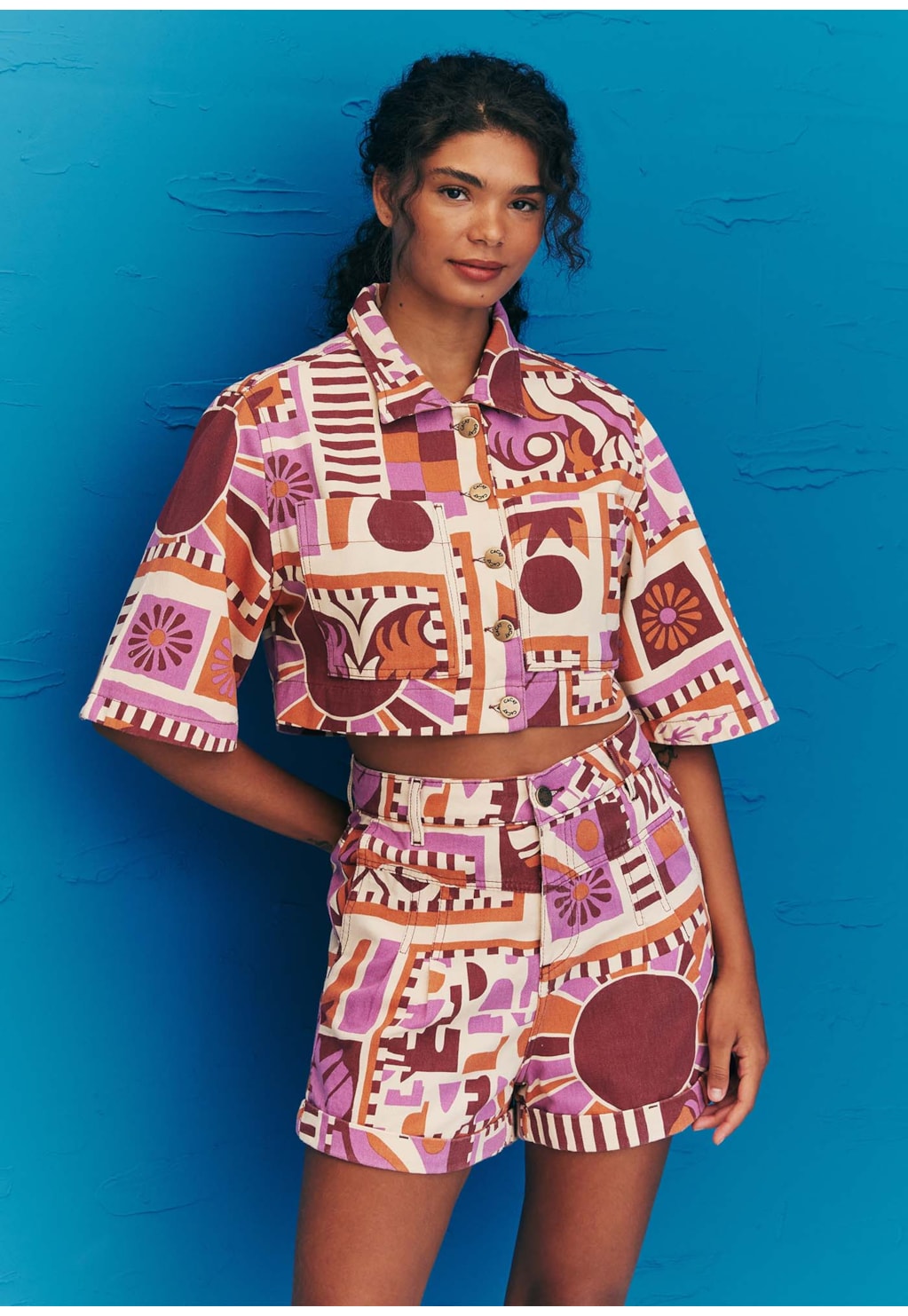 Short Detalhes Pregas Sarja Estampado Vila Hermosa