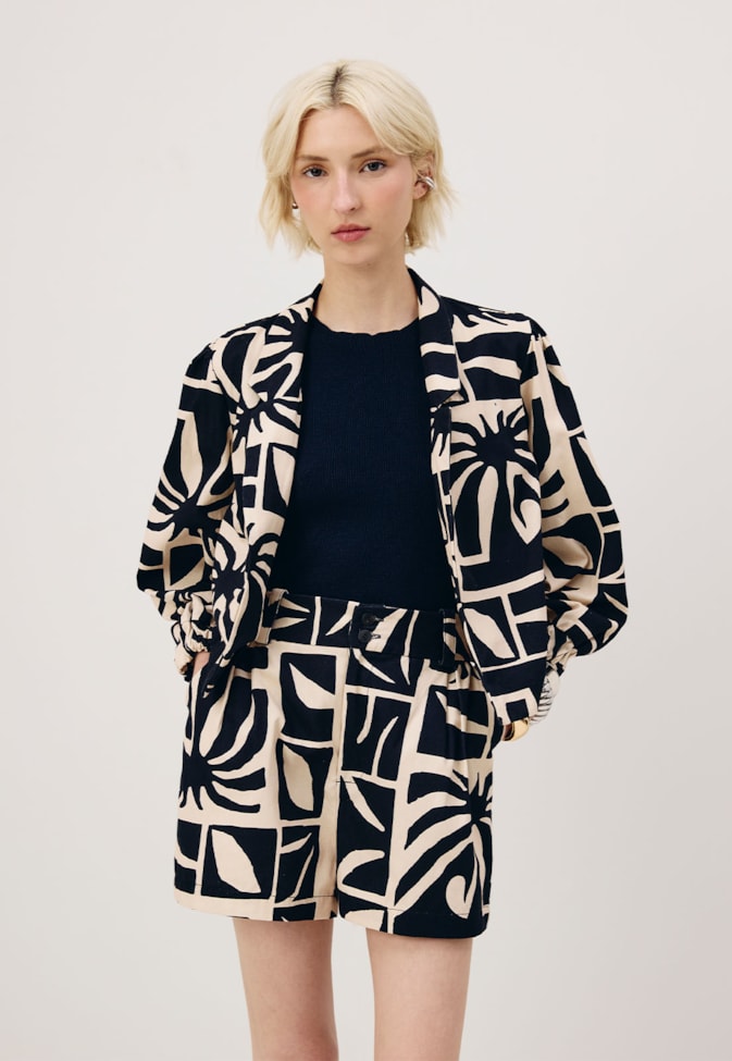 Short Pregas Estampado Reflexo