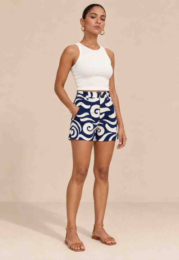 Short Sarja Estampado Pororoca Vista Frontal