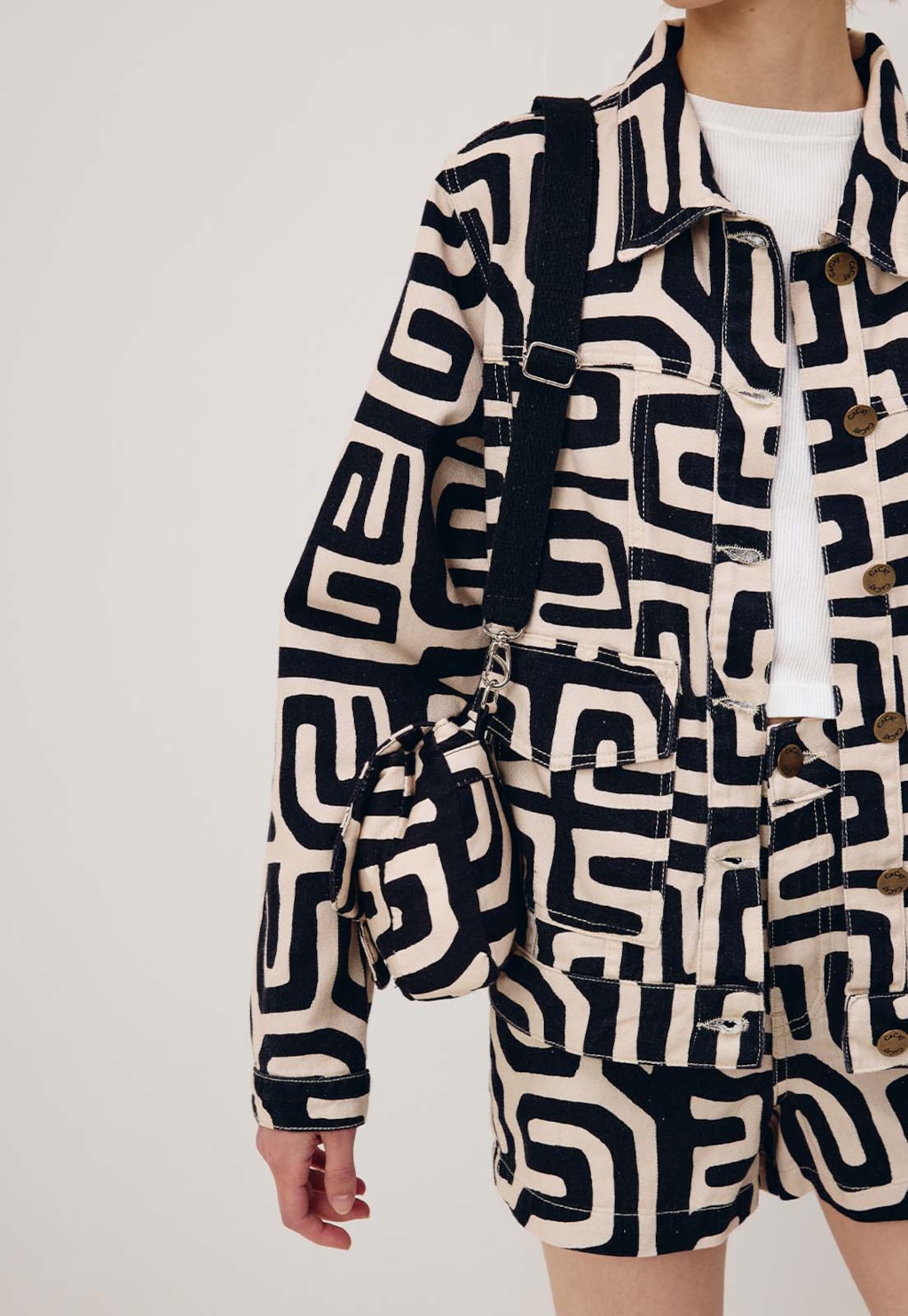 Short Sarja Estampado Yala Preto