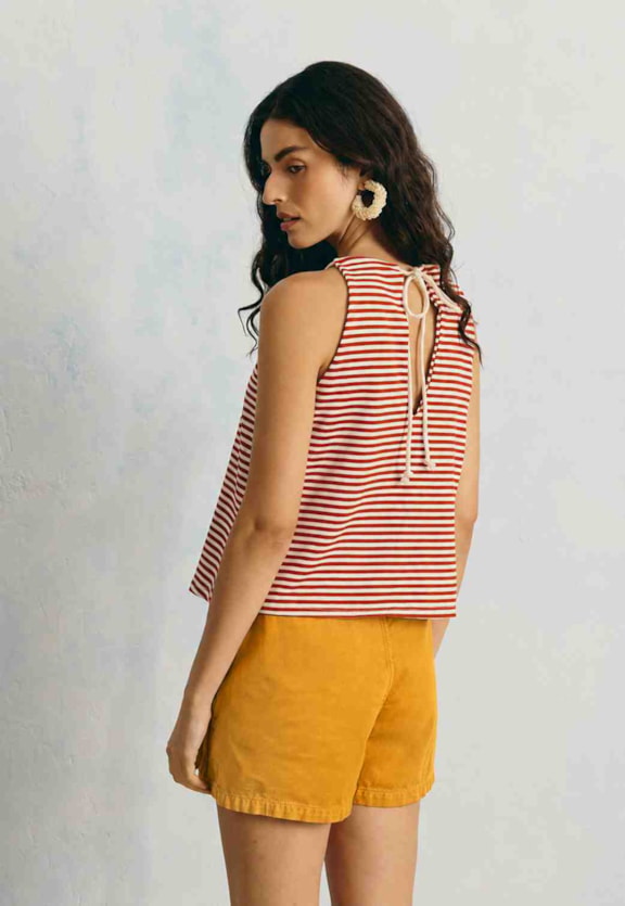 Short Sarja Liso Vista Traseira