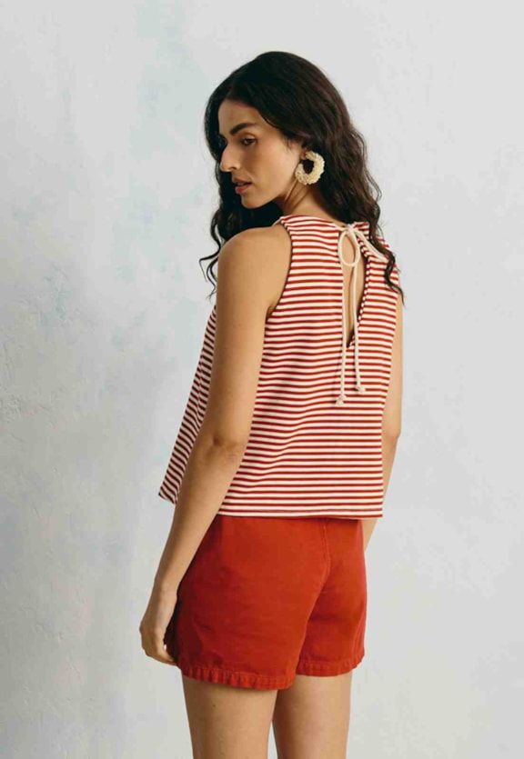 Short Sarja Liso Vista Traseira