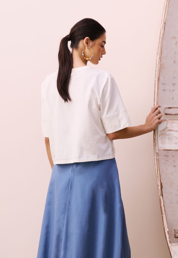 T-shirt Cropped Alongado Silk Vista Traseira