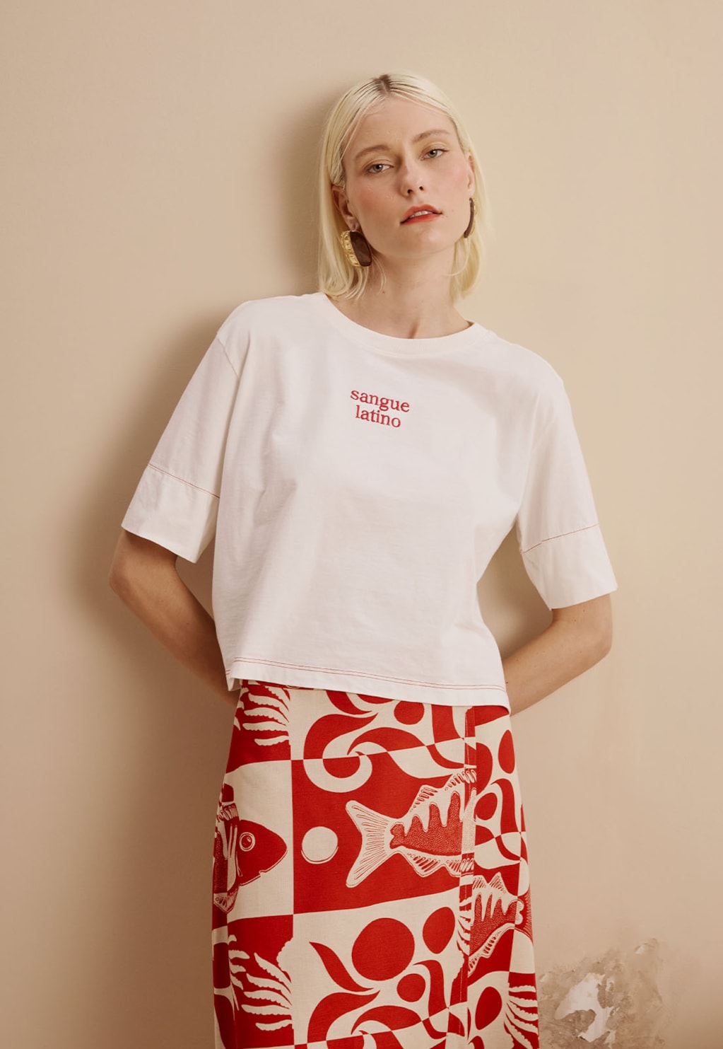 T-Shirt Cropped Sangue Latino Bordado