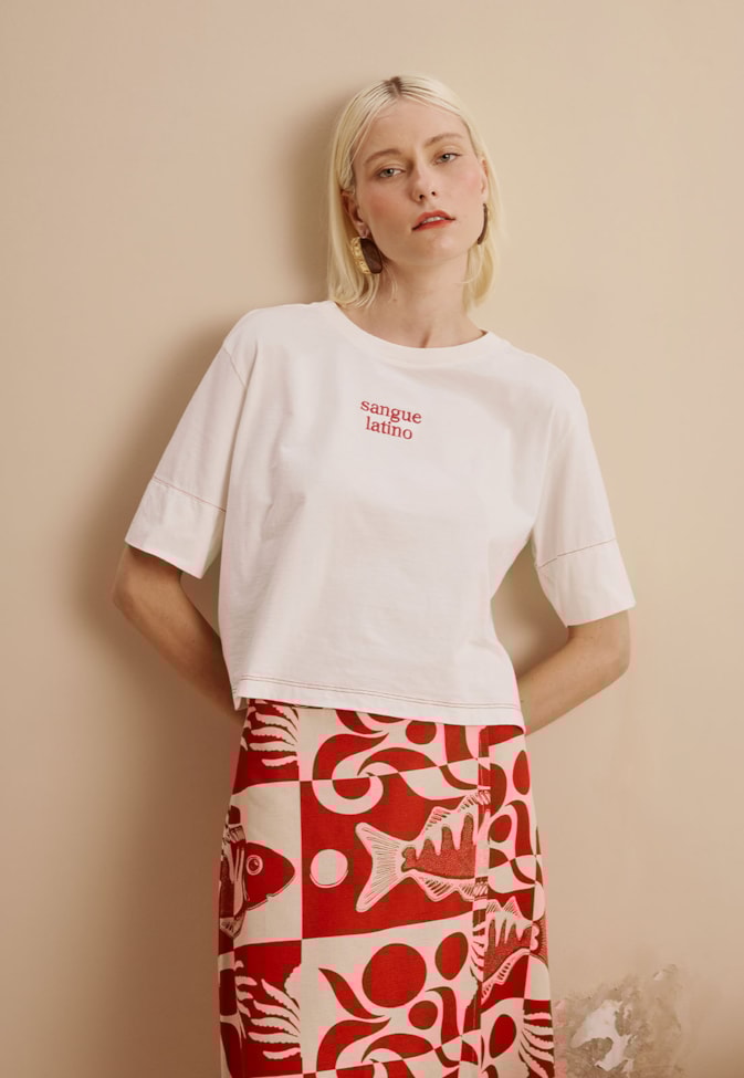 T-Shirt Cropped Sangue Latino Bordado