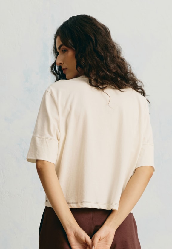 T-Shirt Cropped Sigamos Hasta El Sol Vista Traseira
