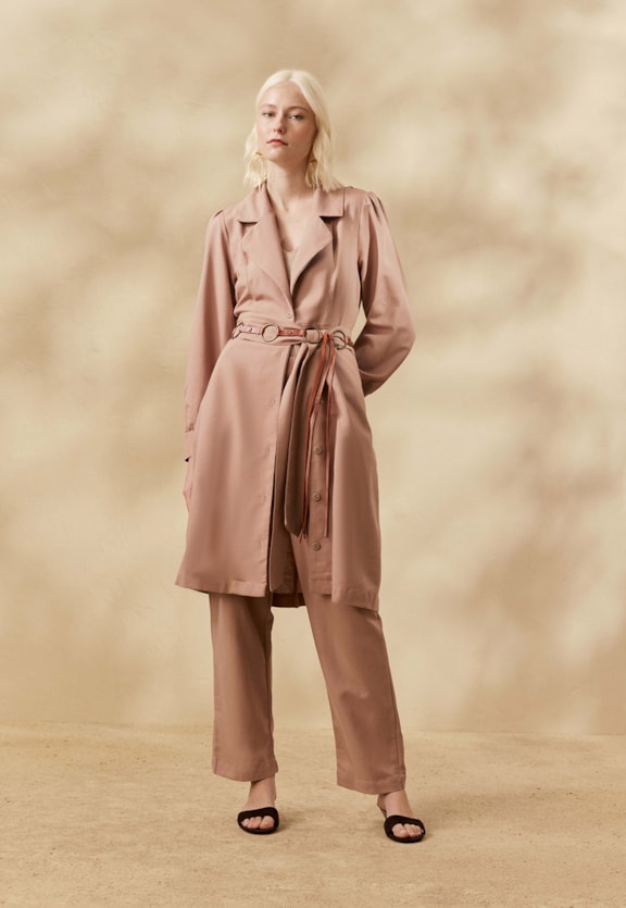 Trench Coat Amarração Vista Frontal