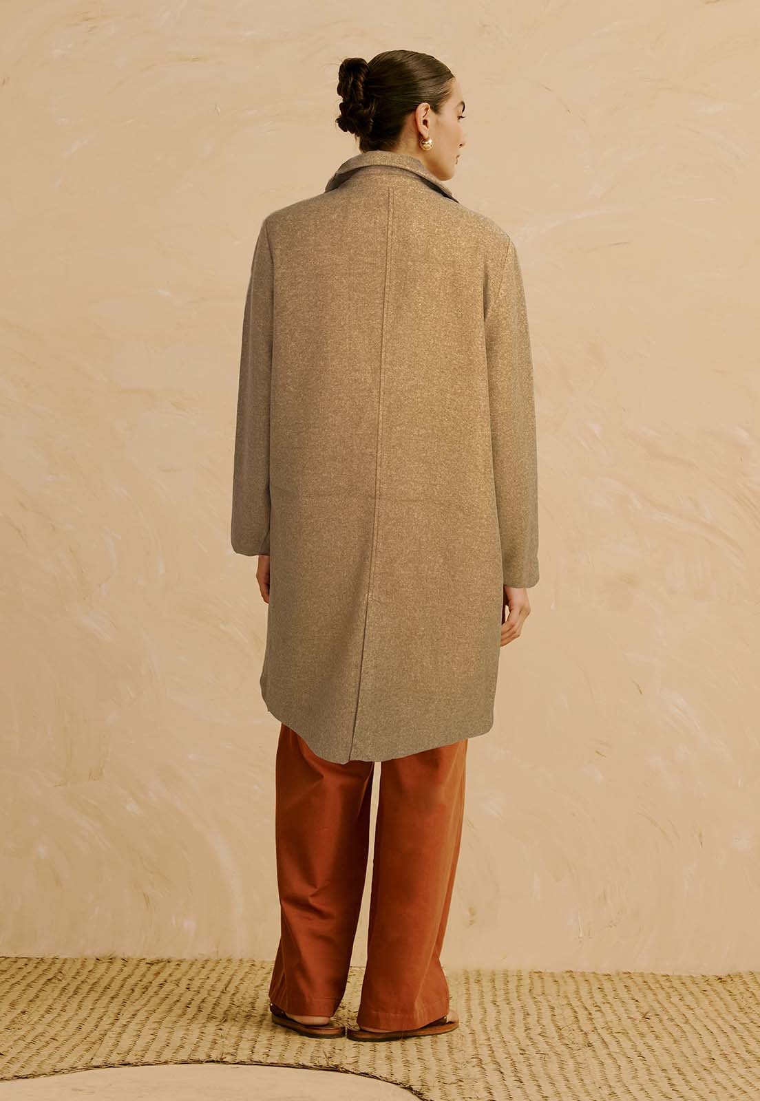 Trench Coat Liso Alongado Vista Traseira