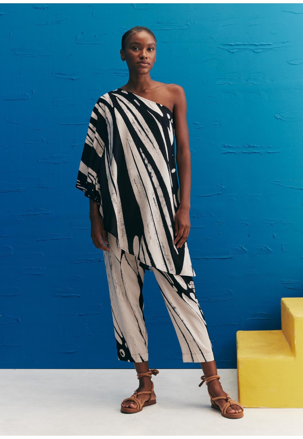 Túnica Assimétrica Manga Estampada Colombiana