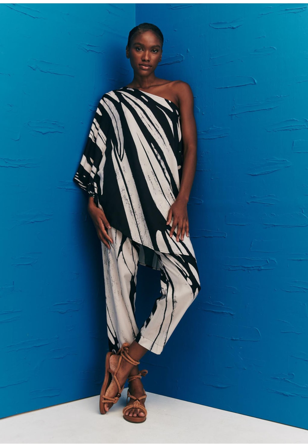 Túnica Assimétrica Manga Estampada Colombiana