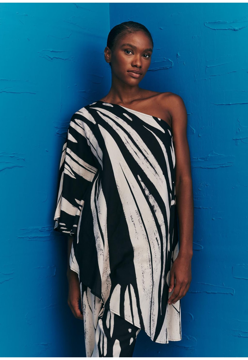 Túnica Assimétrica Manga Estampada Colombiana